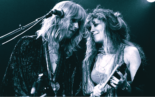 Fleetwood Mac - Stevie and Christie Performing on Stage (1977)